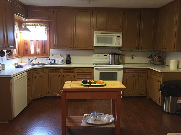5th image of 129 N Sumner St