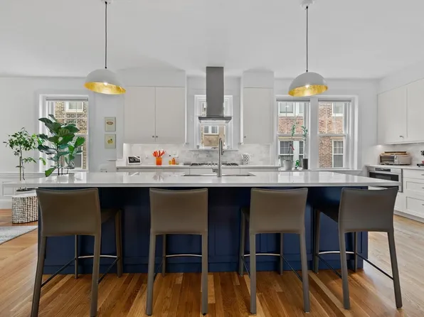 48 Marshal St #C, Brookline, MA 02446