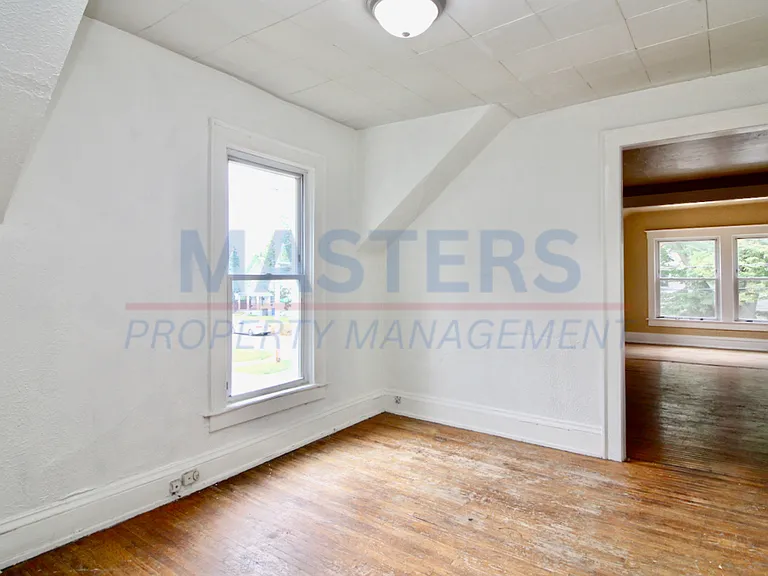 2563 Foraker Ave — Photo 6