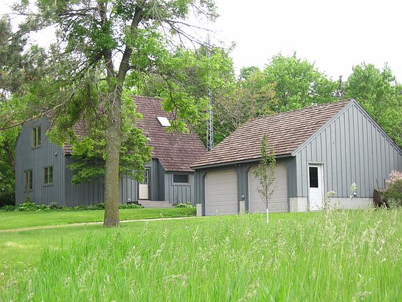 2-stall with storage above