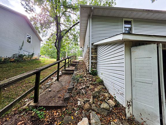 30th image of 408 S Harlin Drive