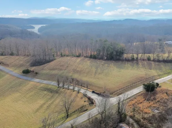 1 Hickory Point Dr, Monticello, KY 42633