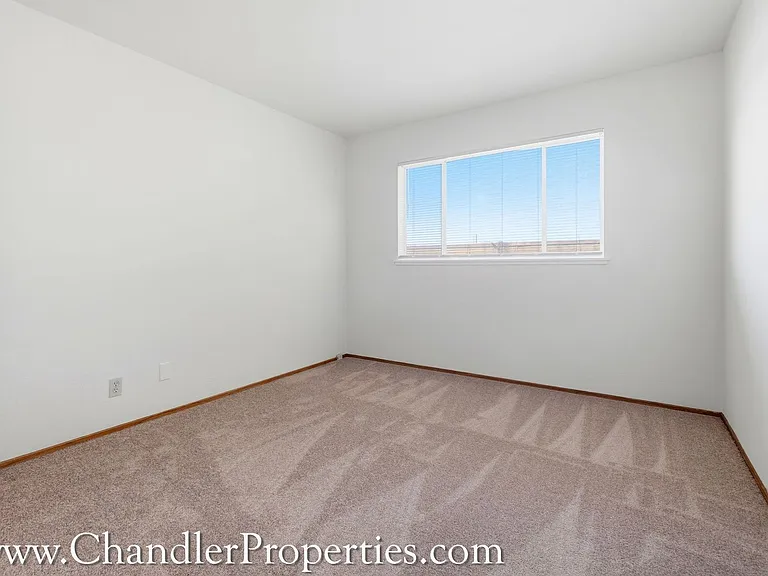 414-416 Warren Drive Apartments — Photo 6