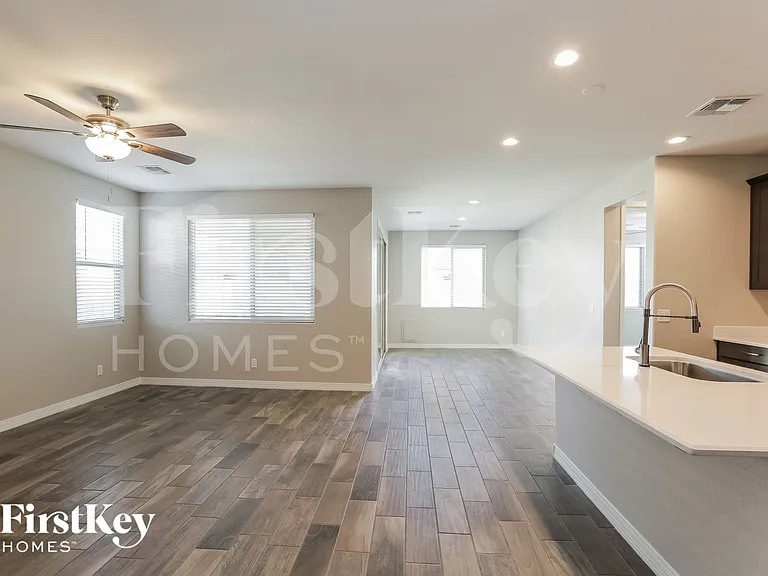 44169 W Palo Aliso Way — Photo 3