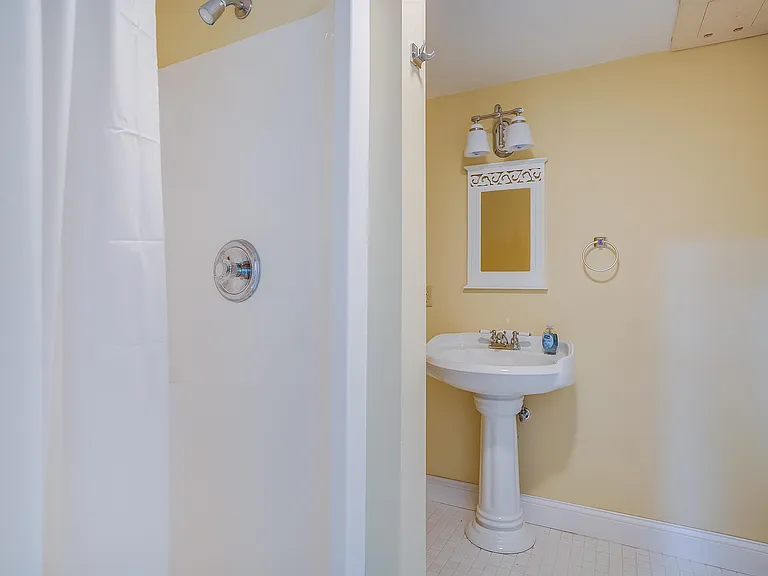 13 Bear Hill Rd — Photo 32