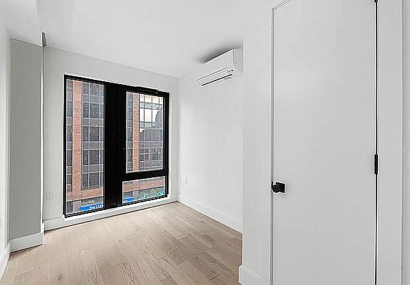 4th image of 60 W 125th St #308