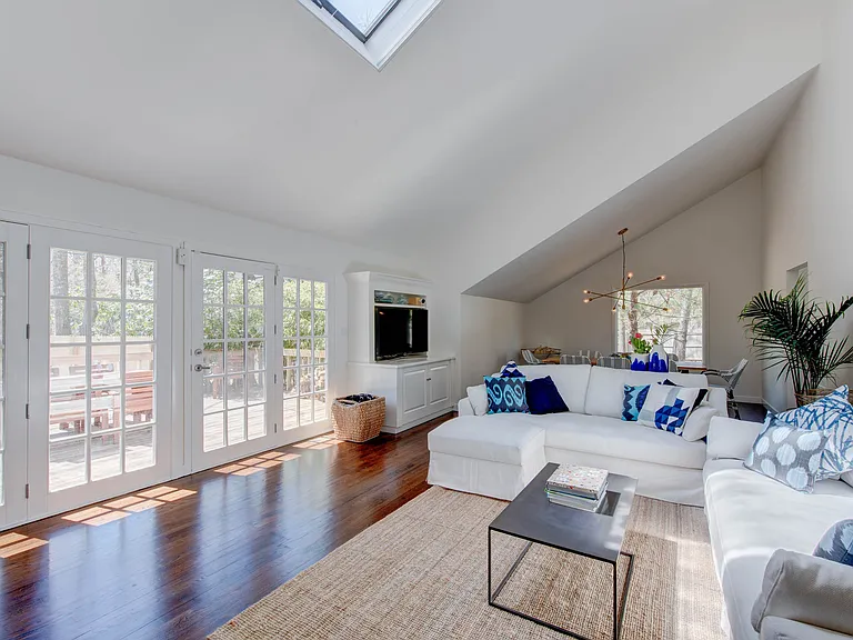 35 Gardiners Ln — Photo 5