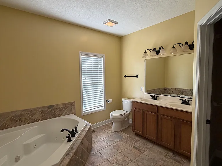 7640 Greenscape Dr — Photo 11