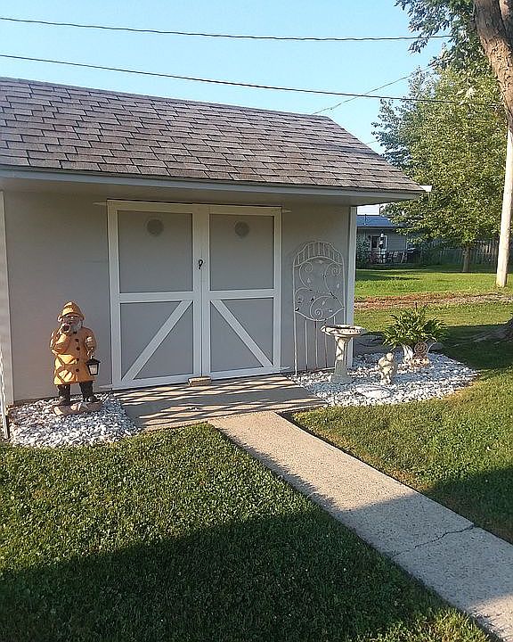 2nd image of 470 Spruce Ave