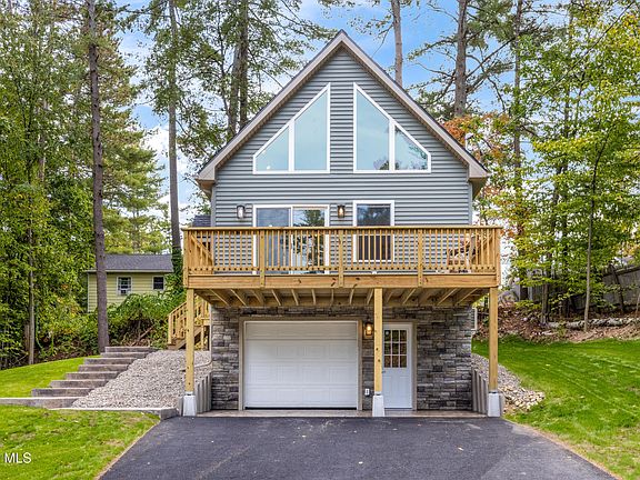 24 Mountain Rd
