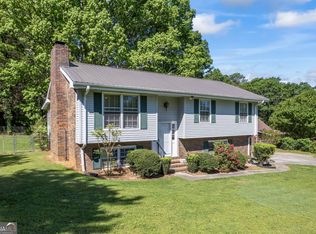 68 Van Mar Dr, Toccoa, GA 30577