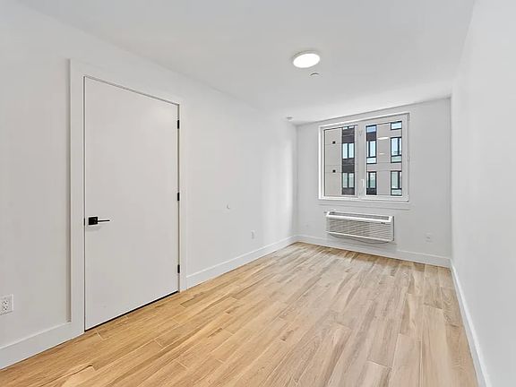 4th image of 217 W 123rd St #6A