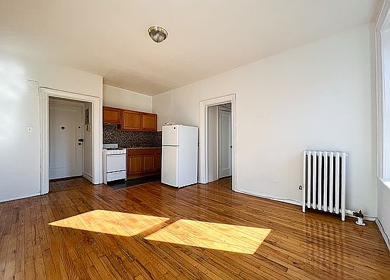 2nd image of 116-40 Parklane #C3
