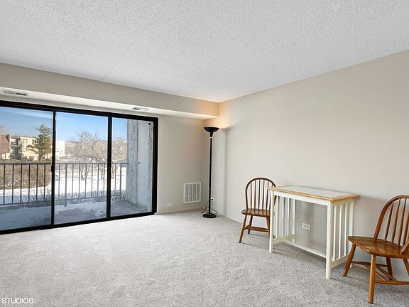 5th image of 475 Plum Creek Dr APT 104