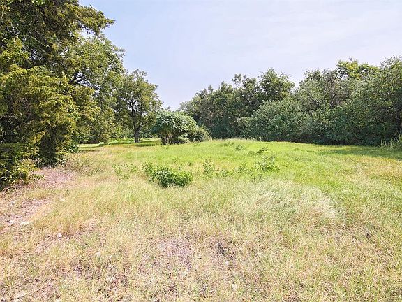 2nd image of 503 Cousins Ln