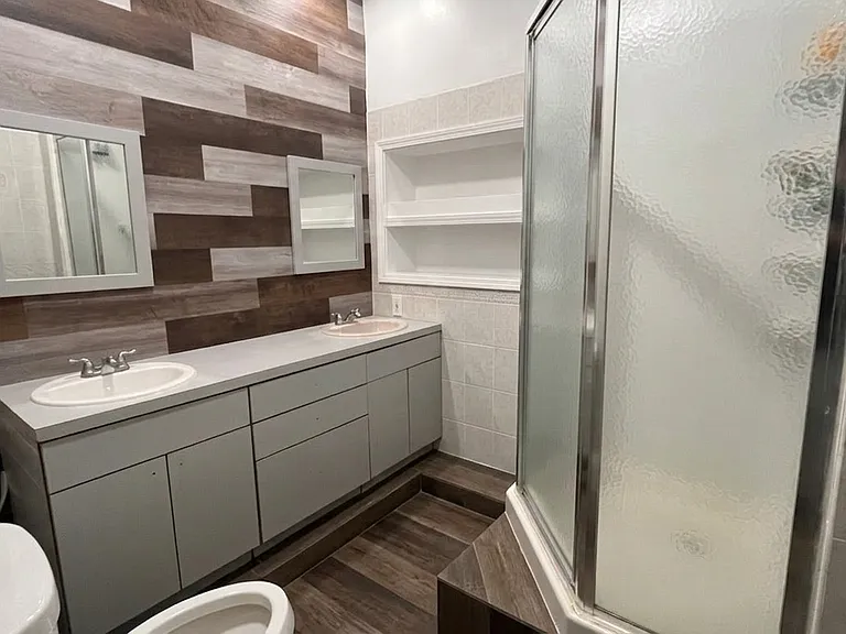 5807 Hobart St #2 — Photo 3