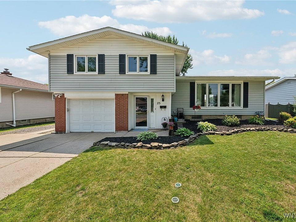1st image of 23 Woodmere Dr