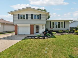 23 Woodmere Dr, Tonawanda, NY 14150