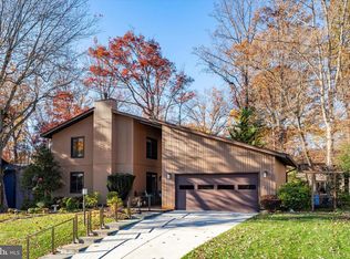 10518 Acacia Ln, Fairfax, VA 22032