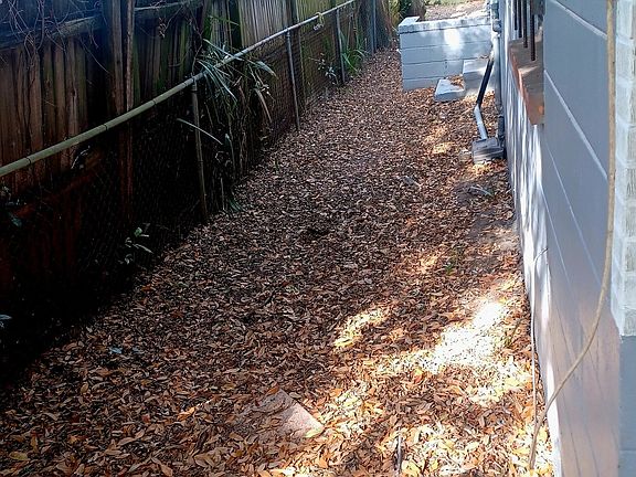 4th image of 1103 W 5th St