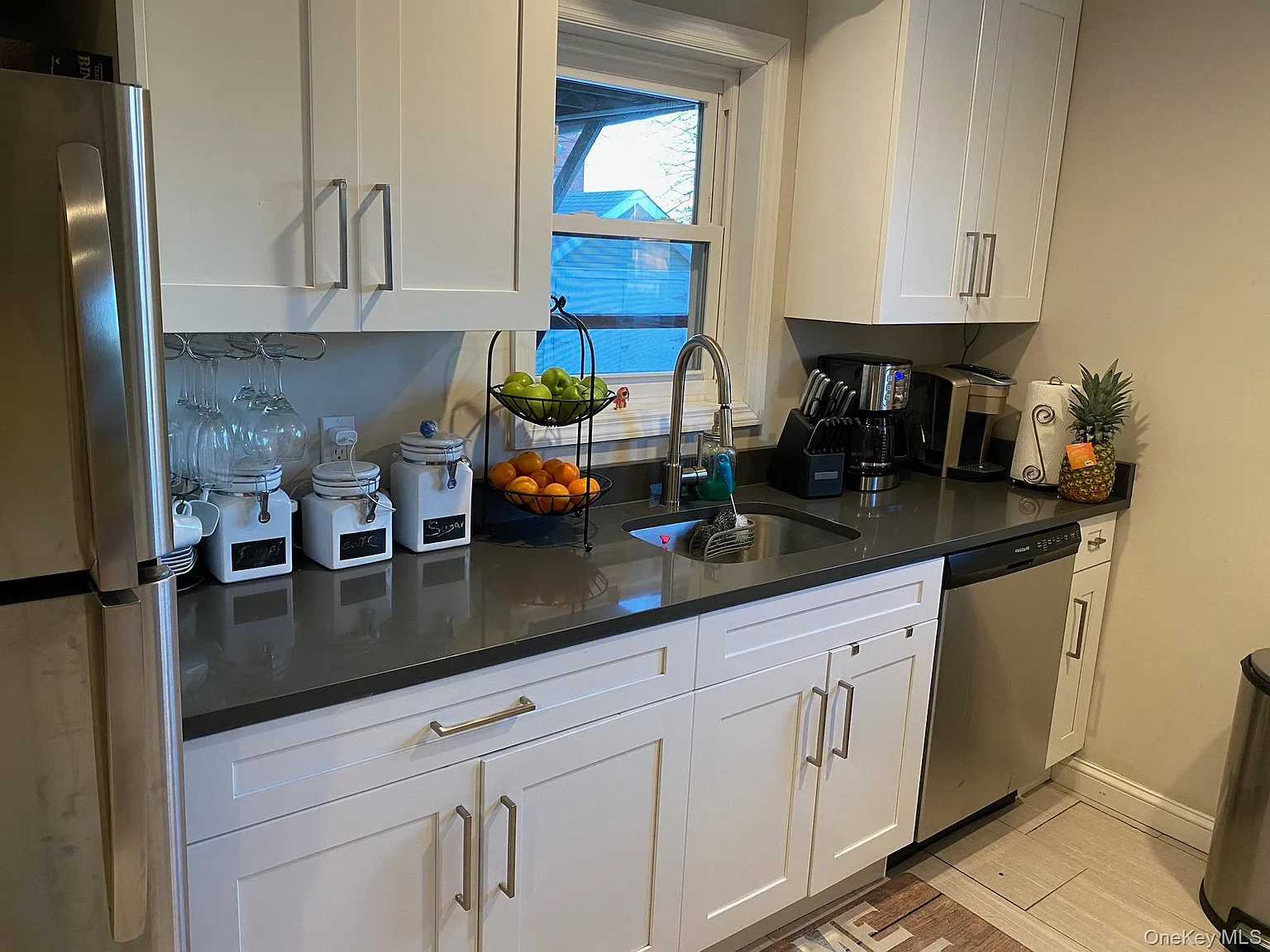 3 bed, 2.0 bath, 1350 sqft, $3,800 — Photo 3