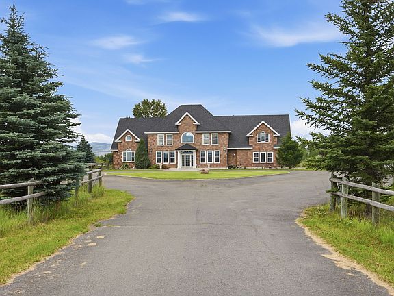 4th image of 745 Chilcott Ln