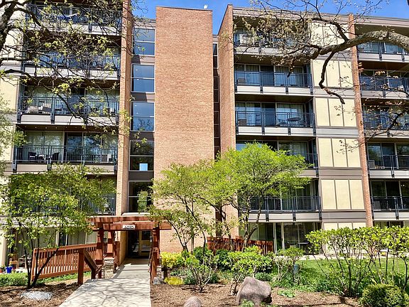 2nd image of 6010 Oakwood Dr APT 3C