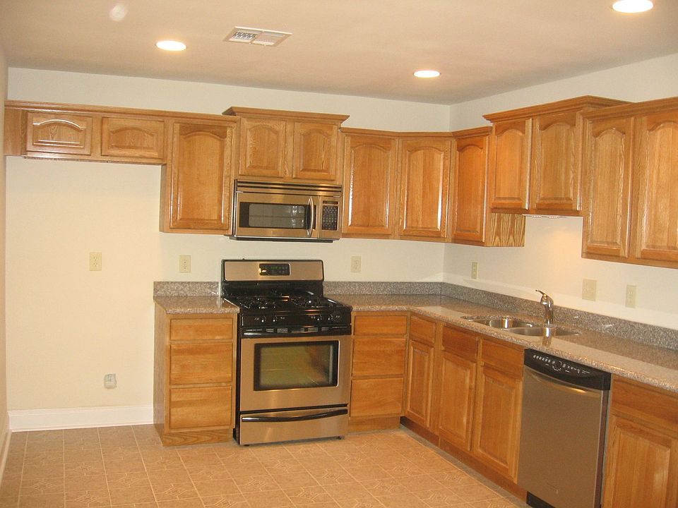 2nd image of 202 Norland Ave