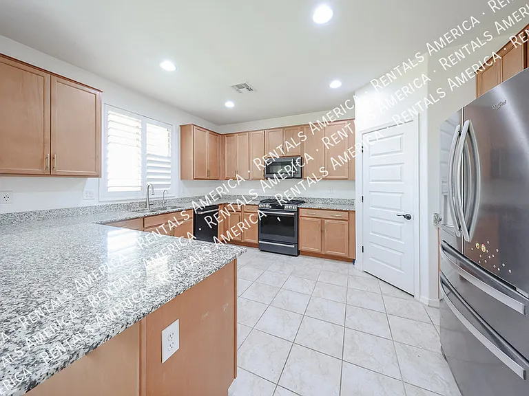 13487 N 174th Ave — Photo 12