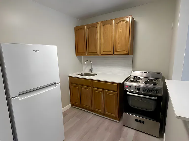 12-105 Willard St #104 — Photo 5