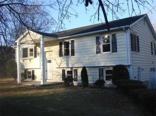 9 Hope Ave, Oxford, MA 01540
