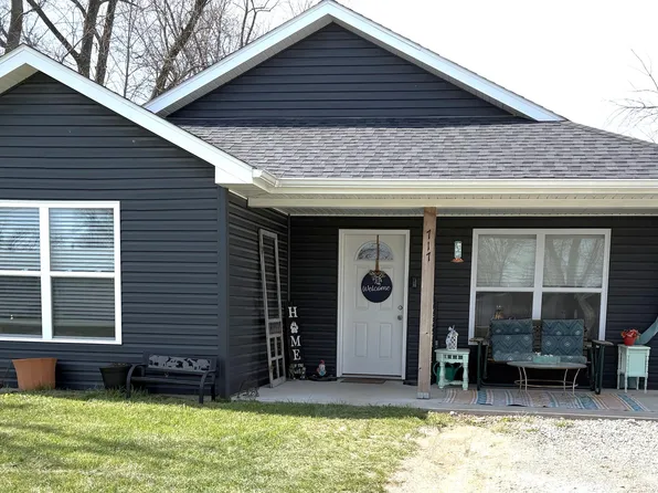 717 S Allen St, Centralia, MO 65240