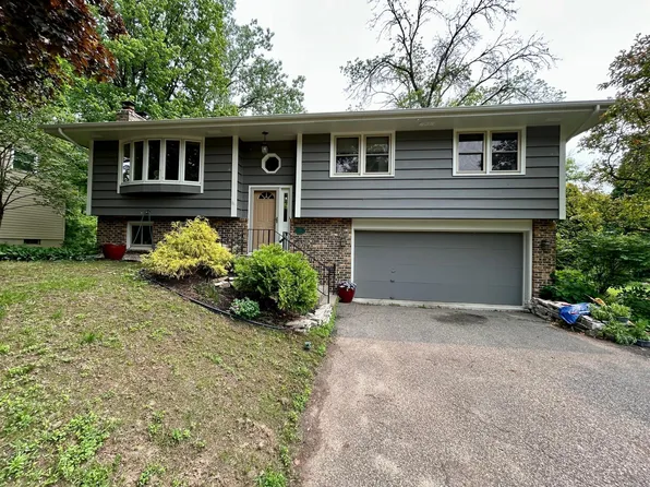 110 Hampshire Ave N, Golden Valley, MN 55427