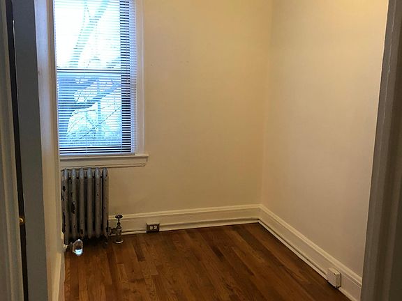 4th image of 376 Richmond Ter #1F