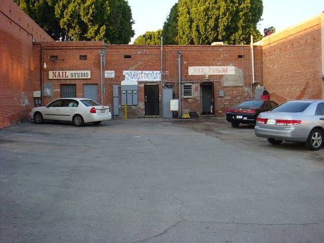 2nd image of 2484 E Colorado Blvd