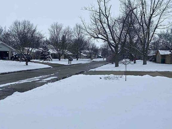 4th image of 8308 N Yellowstone Dr