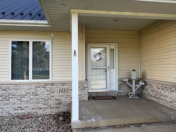 3rd image of 1211 Dalton Dr