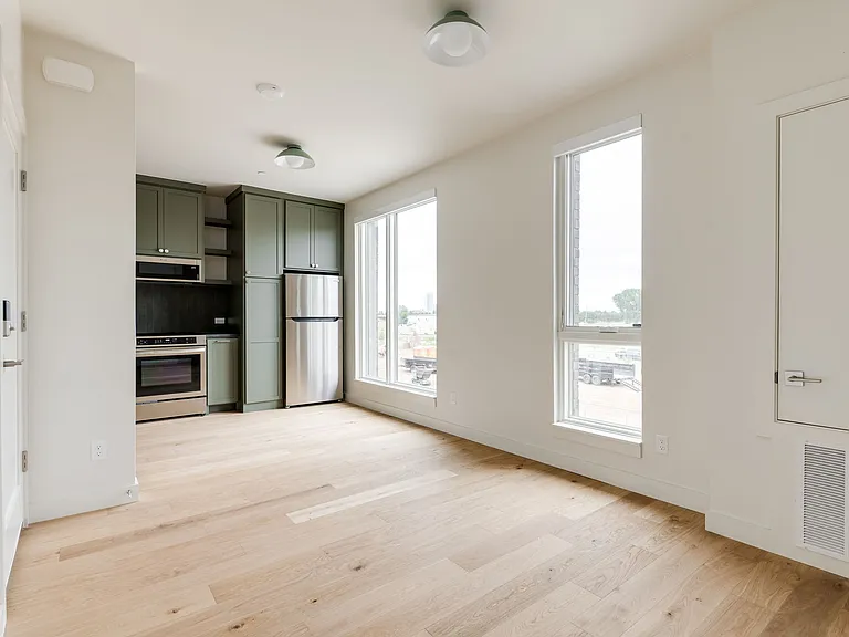 Kitchen/dining/living