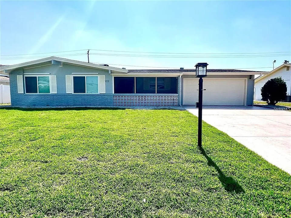 912 La Jolla Ave