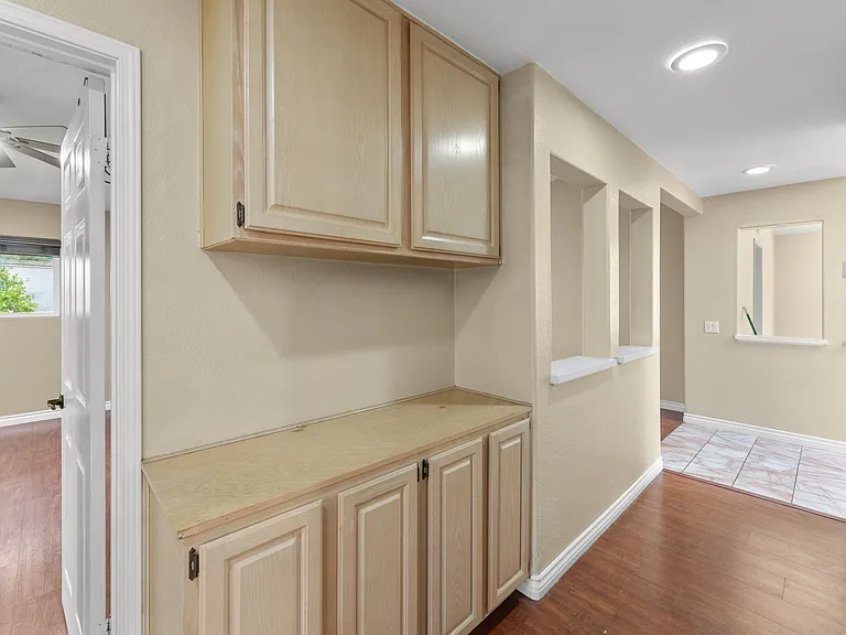 1326 Linsay Pl — Photo 12