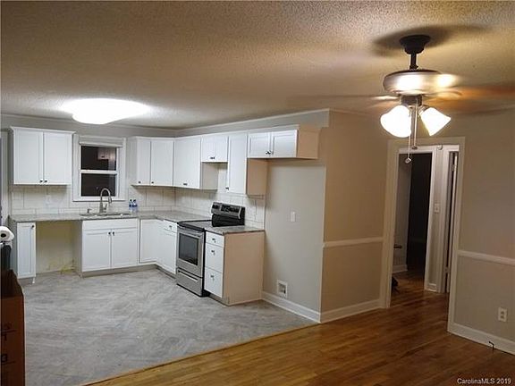 3rd image of 2526 Amber Crest Dr
