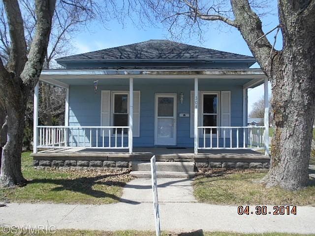 1st image of 304 S Main St
