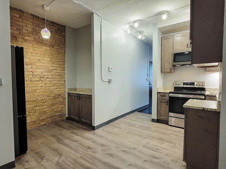826 10th St S — Photo 11