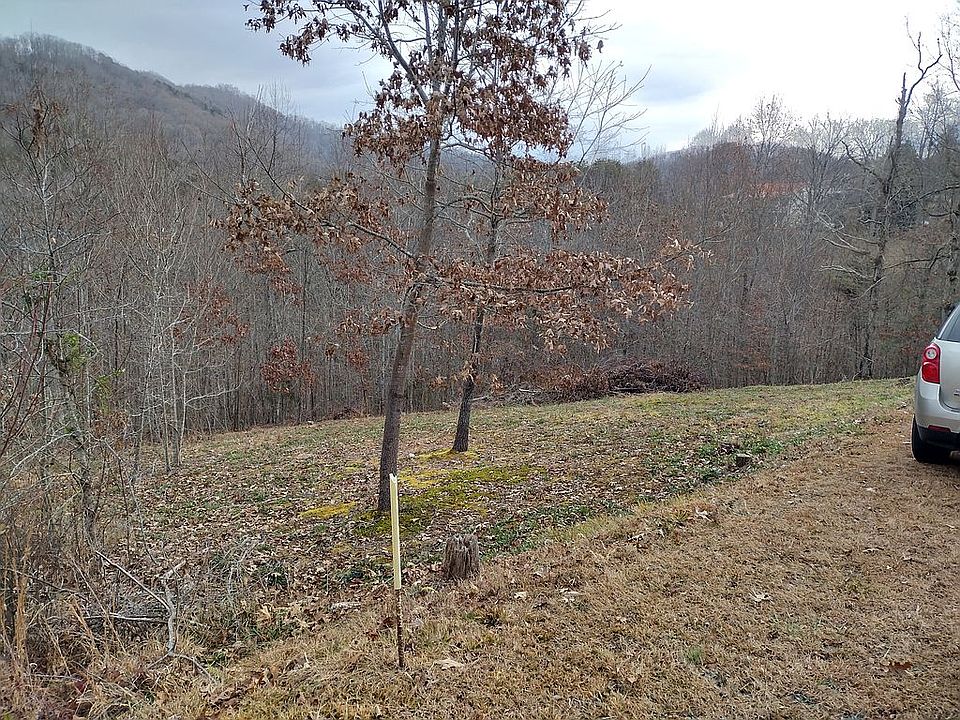 2nd image of Mountain Knoll Ln