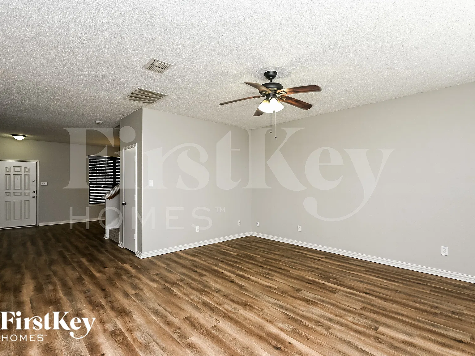 4 bed, 2.5 bath, 2738 sqft, $2,520 — Photo 4