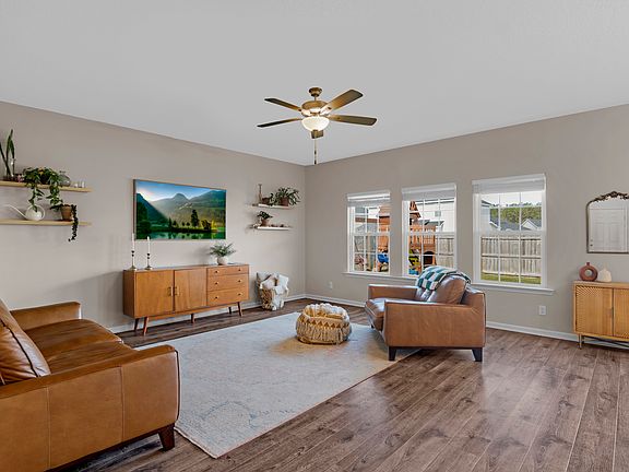4th image of 218 Herty Ln
