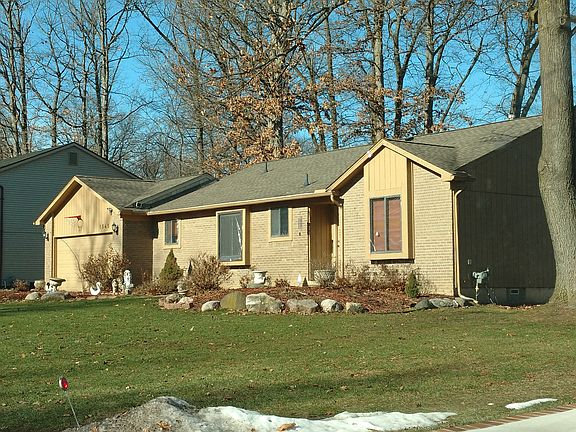 3rd image of 1545 Oak Grove Dr