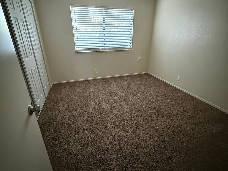 Madison Pines Apartments — Photo 36