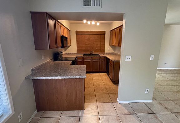 3rd image of 4361 S Parkside Dr