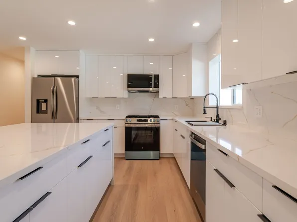 10425 Pinyon Ave, Tujunga, CA 91042